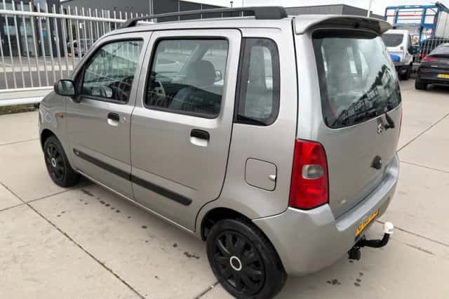 Suzuki Wagon R+ (2005) thumbnail 3