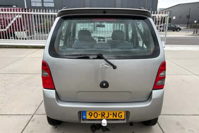 Suzuki Wagon R+ (2005) thumbnail 4