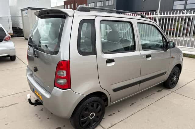 Suzuki Wagon R+ (2005) thumbnail 5