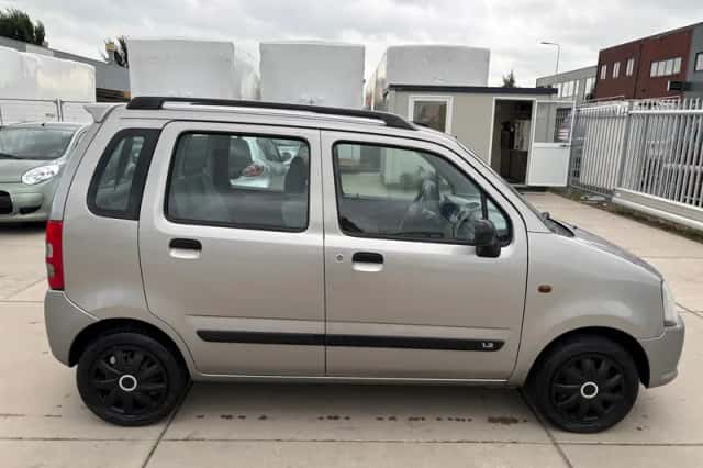 Suzuki Wagon R+ (2005) thumbnail 6