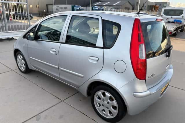 Mitsubishi Colt (2007) thumbnail 3