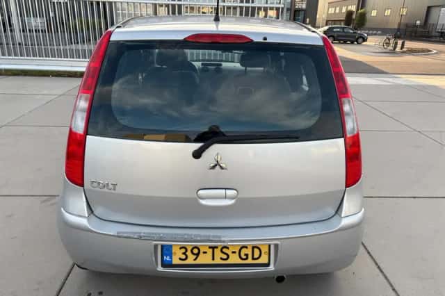 Mitsubishi Colt (2007) thumbnail 4