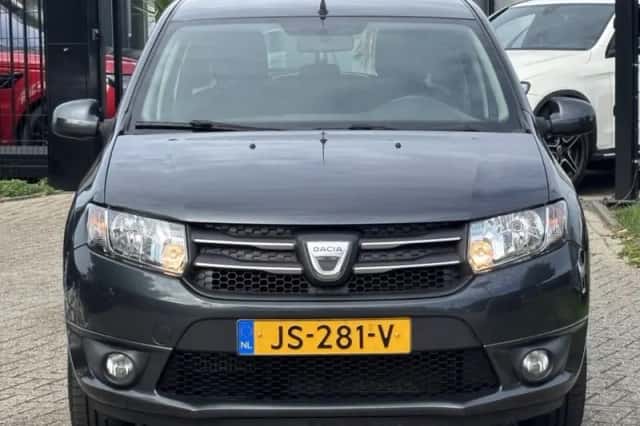 Dacia Sandero (2016) thumbnail 2
