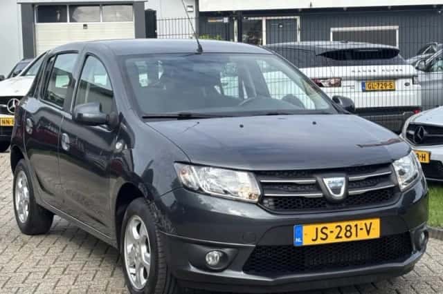Dacia Sandero (2016) thumbnail 5