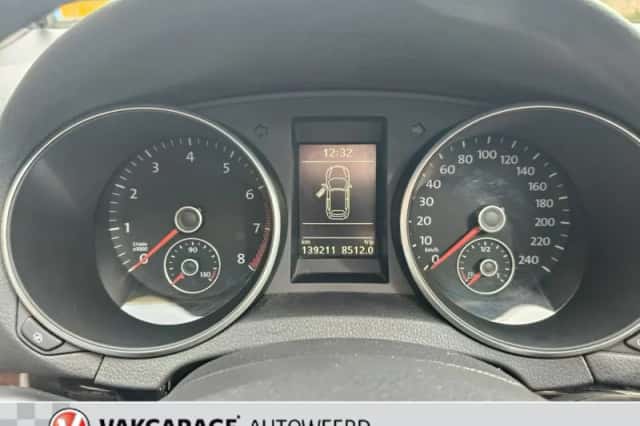 Volkswagen Golf (2012) thumbnail 5