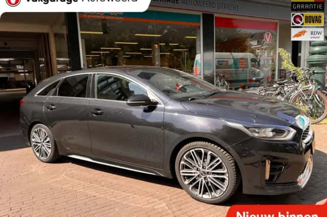 Kia ProCeed (2019) thumbnail 1