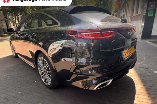 Kia ProCeed (2019) thumbnail 3