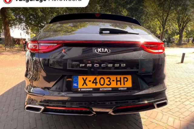 Kia ProCeed (2019) thumbnail 4