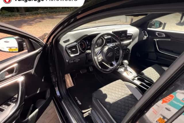 Kia ProCeed (2019) thumbnail 5