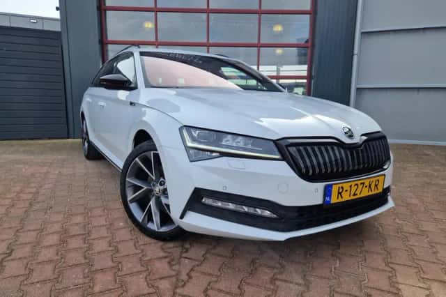 Škoda Superb (2021) thumbnail 2