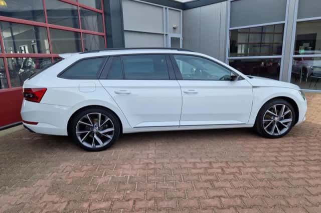 Škoda Superb (2021) thumbnail 5