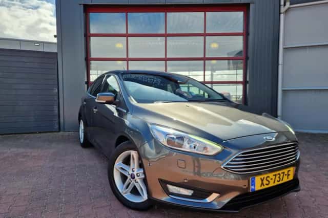 Ford Focus (2018) thumbnail 2