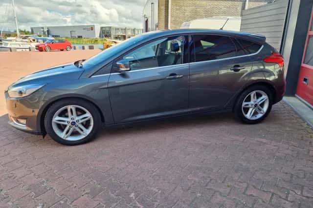 Ford Focus (2018) thumbnail 3