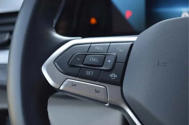 Volkswagen Multivan (2022) thumbnail 5