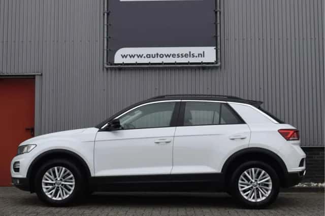 Volkswagen T-Roc (2018) thumbnail 5