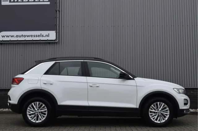 Volkswagen T-Roc (2018) thumbnail 6