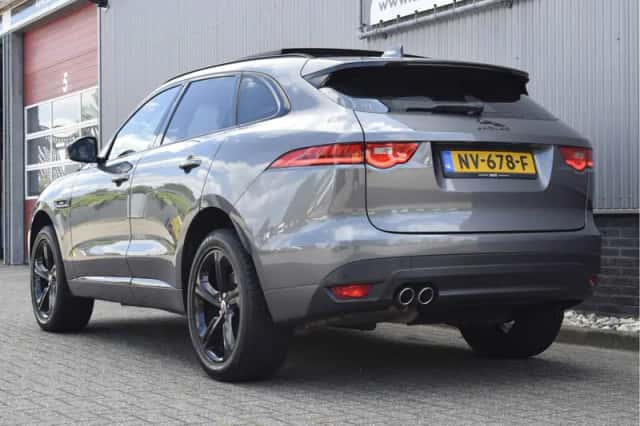 Jaguar F-Pace (2017) thumbnail 2