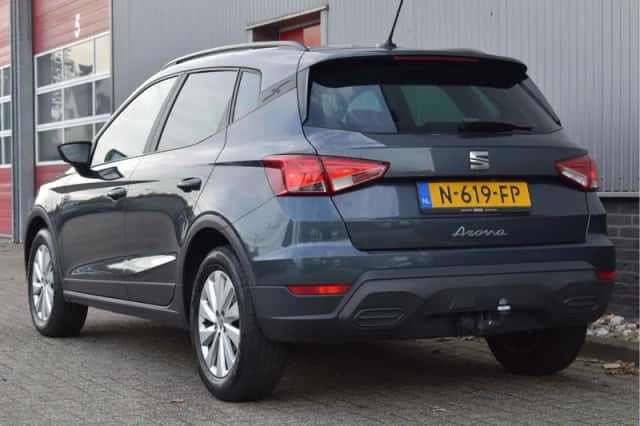 SEAT Arona (2021) thumbnail 2