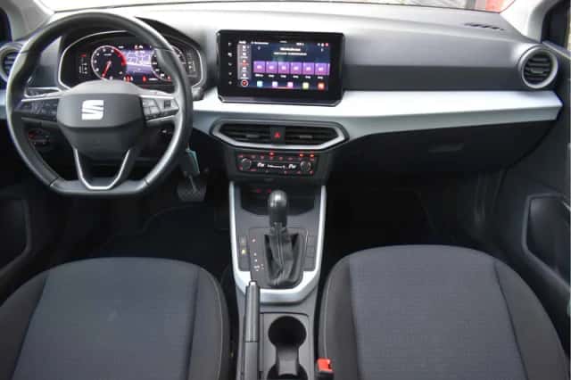 SEAT Arona (2021) thumbnail 3