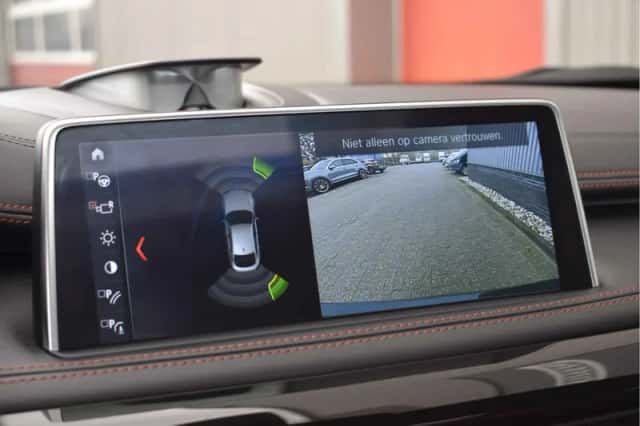 BMW X6 (2018) thumbnail 6