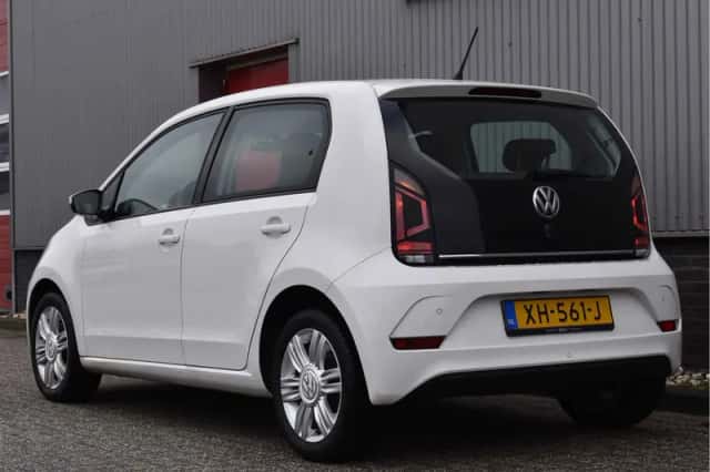 Volkswagen Up! (2019) thumbnail 2