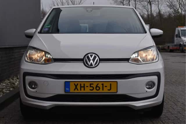 Volkswagen Up! (2019) thumbnail 6