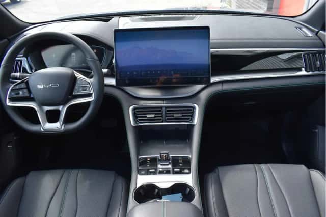BYD Seal U (2025) thumbnail 3