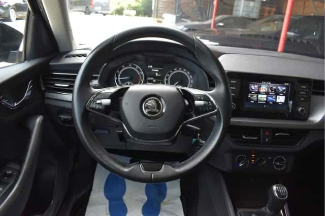 Škoda Kamiq (2021) thumbnail 4