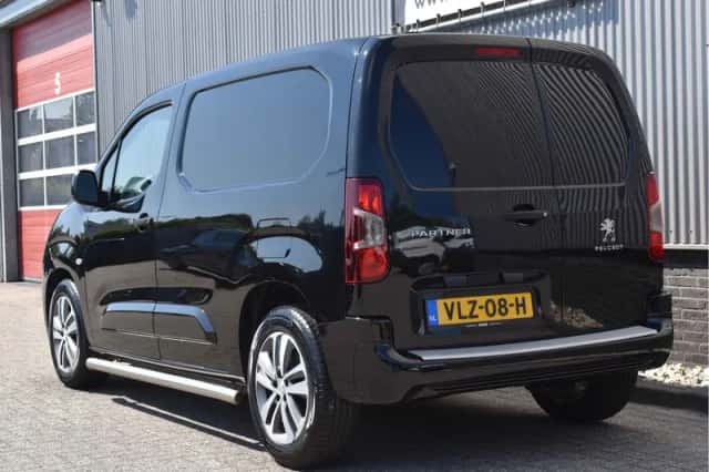 Peugeot Partner (2021) thumbnail 2