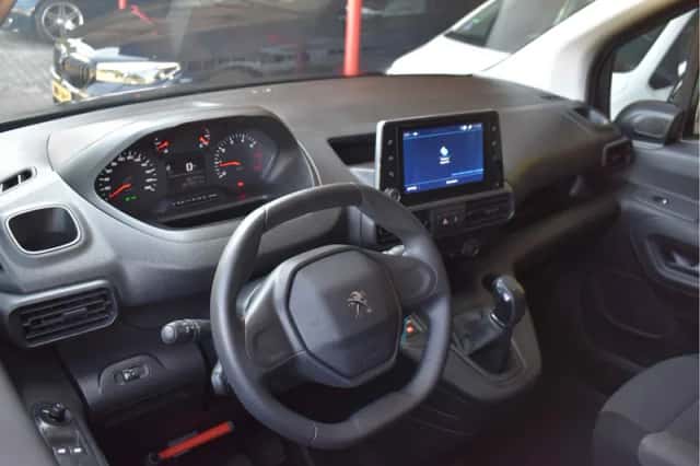 Peugeot Partner (2021) thumbnail 3