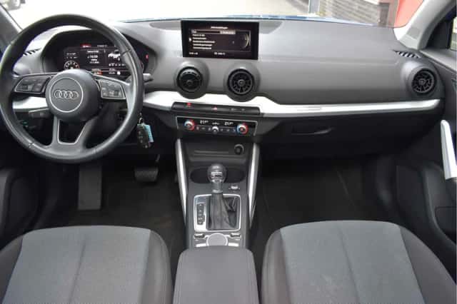 Audi Q2 (2017) thumbnail 3