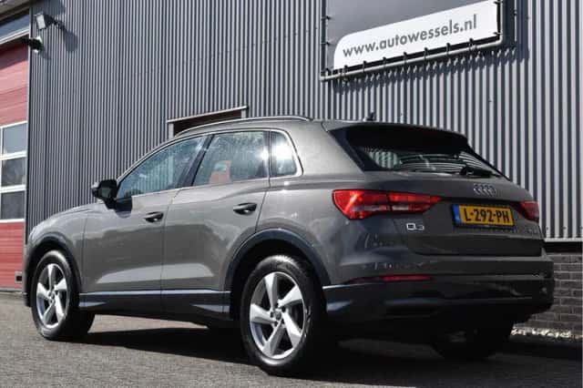 Audi Q3 (2020) thumbnail 2