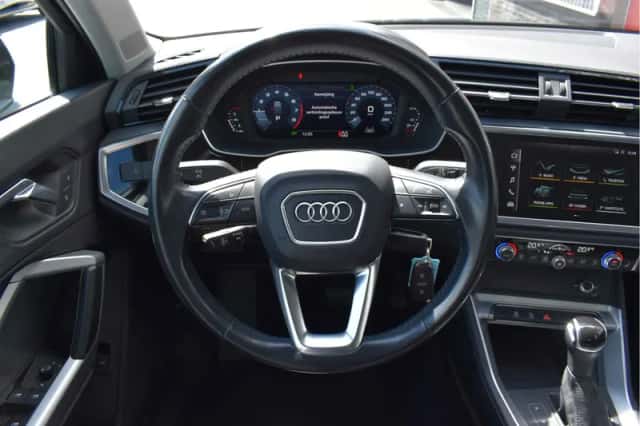 Audi Q3 (2020) thumbnail 4