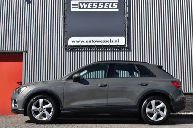 Audi Q3 (2020) thumbnail 5