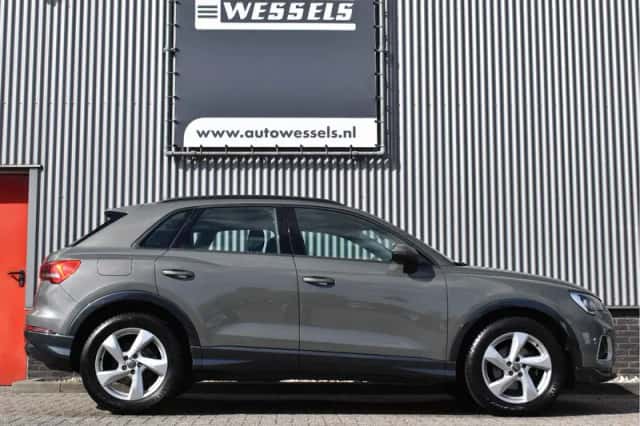 Audi Q3 (2020) thumbnail 6