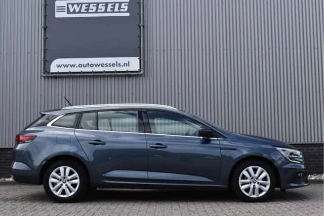 Renault Mégane (2021) thumbnail 6