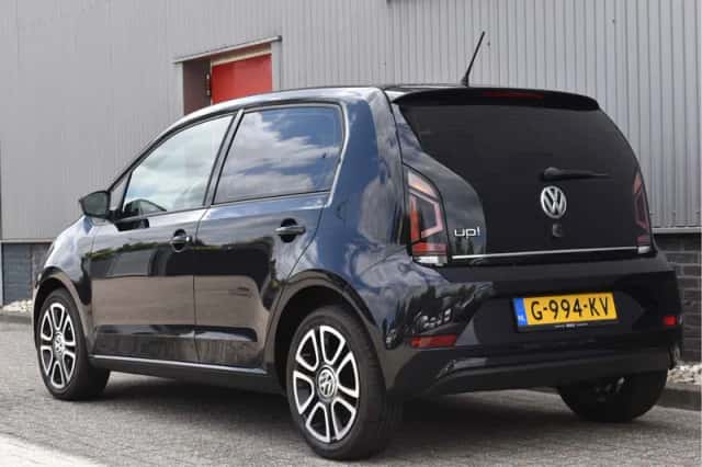 Volkswagen Up! (2019) thumbnail 2