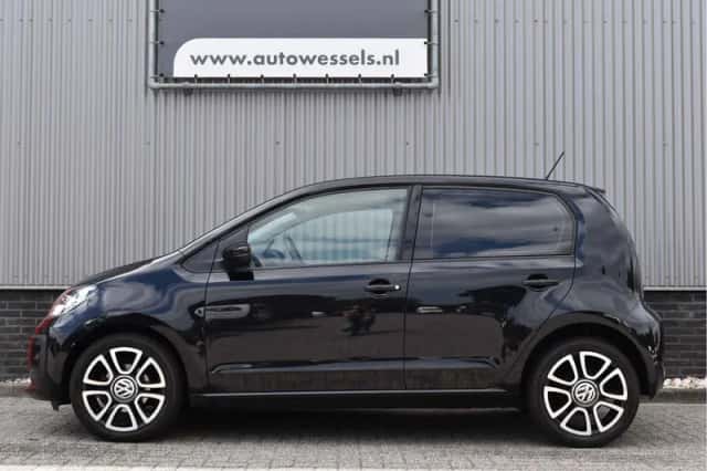 Volkswagen Up! (2019) thumbnail 5