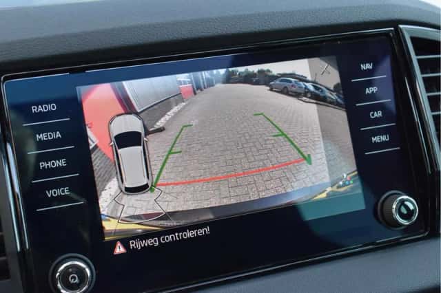 Škoda Karoq (2022) thumbnail 5