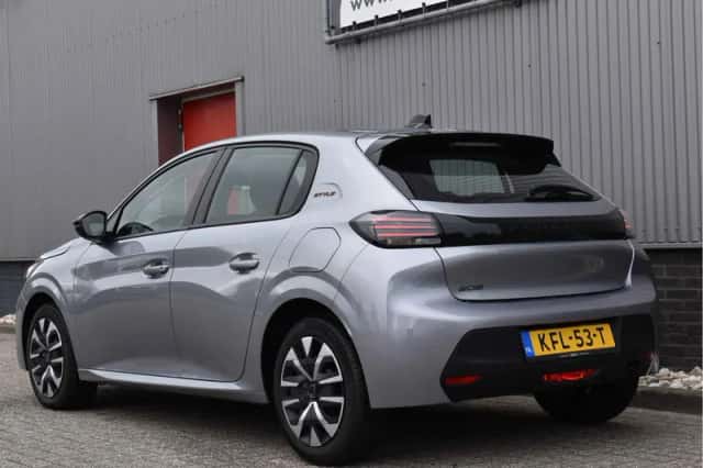 Peugeot 208 (2025) thumbnail 2