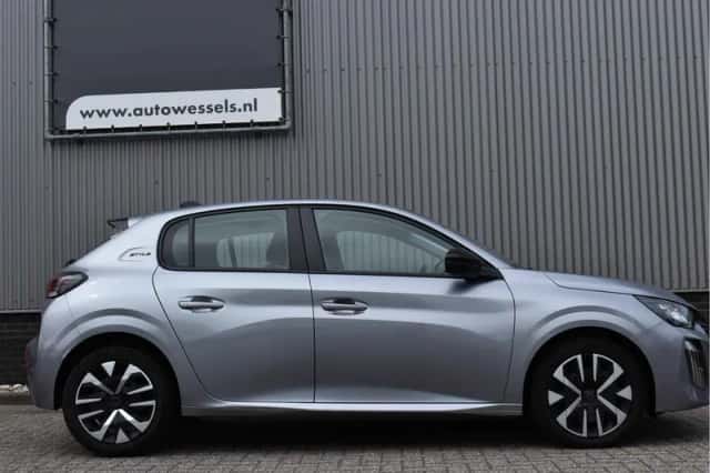 Peugeot 208 (2025) thumbnail 6