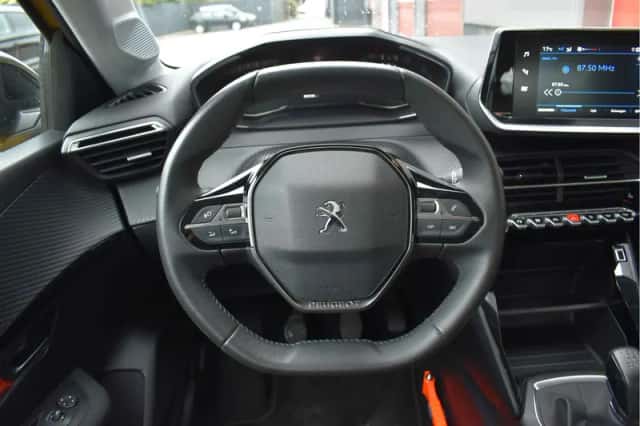 Peugeot 208 (2022) thumbnail 4