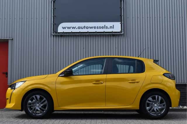 Peugeot 208 (2022) thumbnail 5