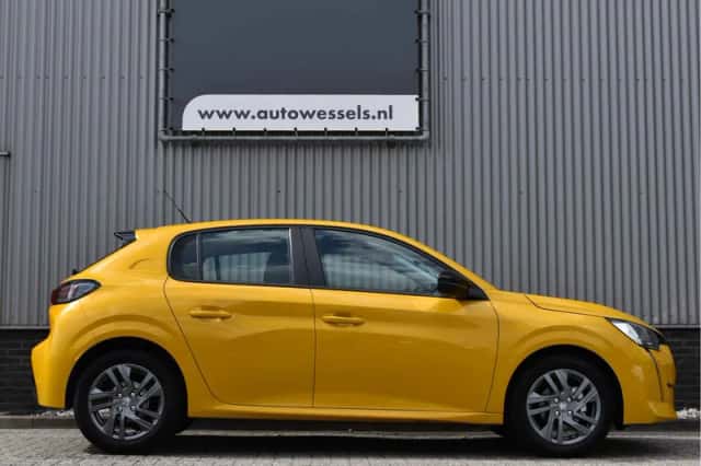 Peugeot 208 (2022) thumbnail 6