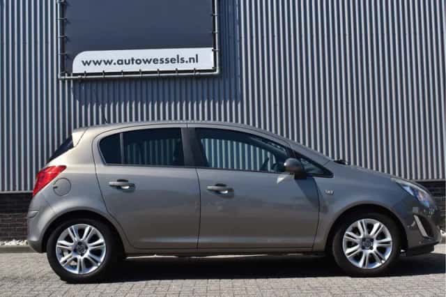 Opel Corsa (2014) thumbnail 5