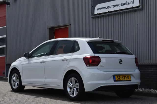 Volkswagen Polo (2018) thumbnail 2