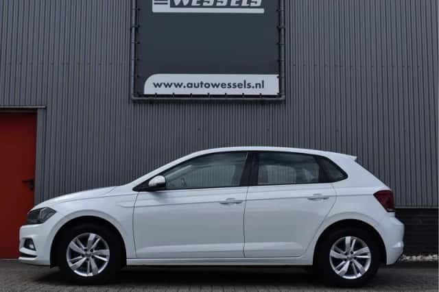 Volkswagen Polo (2018) thumbnail 5