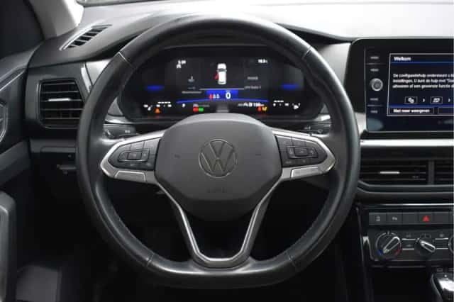 Volkswagen T-Cross (2024) thumbnail 4