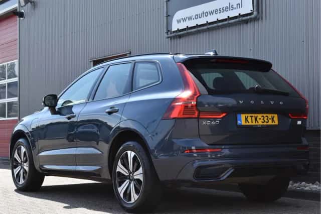 Volvo XC60 (2023) thumbnail 2