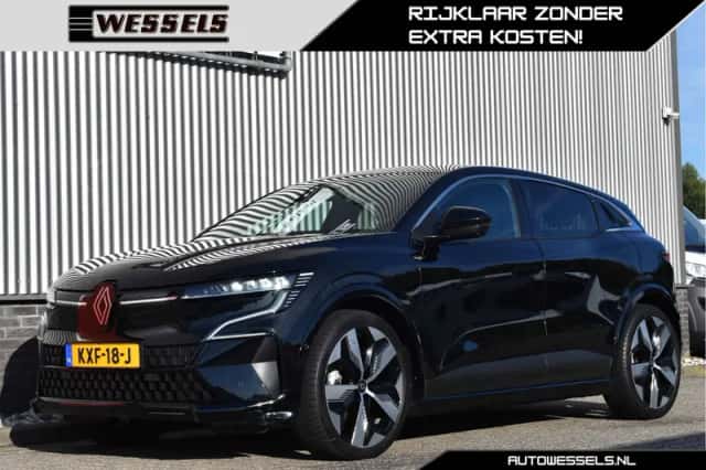 Renault Mégane E-Tech (2022) thumbnail 1